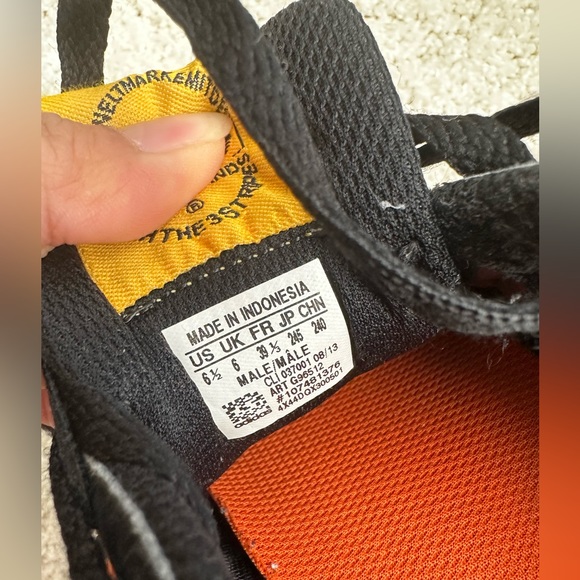 Adidas - Picture 4 of 6